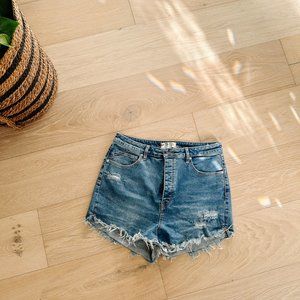 Free People We The Free CRVY Vintage High-Rise Shorts Distressed Denim Size 33